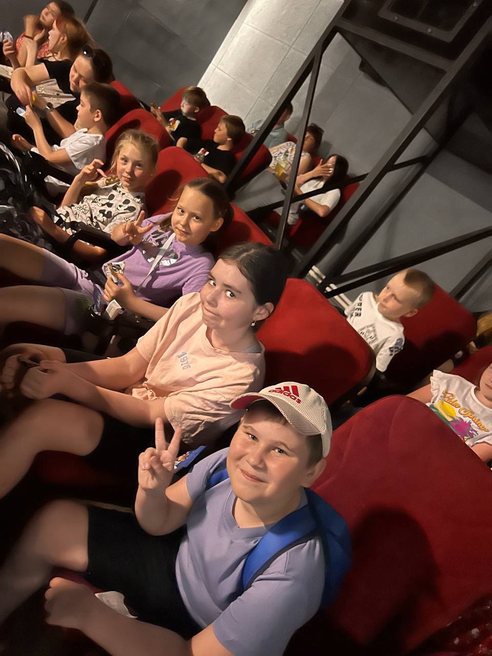 Уральский завод противогололедных материалов организовал день кино для сотрудников и их семей 