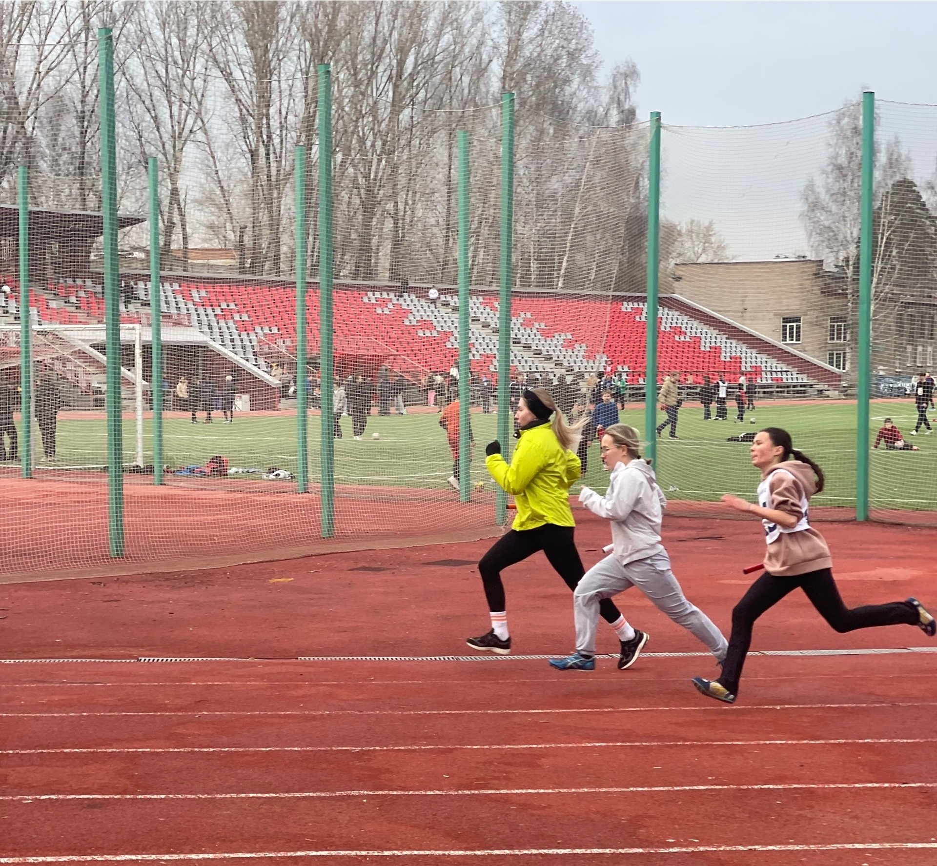 Сотрудники УЗПМ приняли участие в юбилейной легкоатлетической эстафете на призы газеты «Краснокамская звезда»