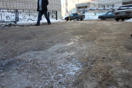 Невидимых борцов со снегом и льдом на дорогах готовят в Ижевске